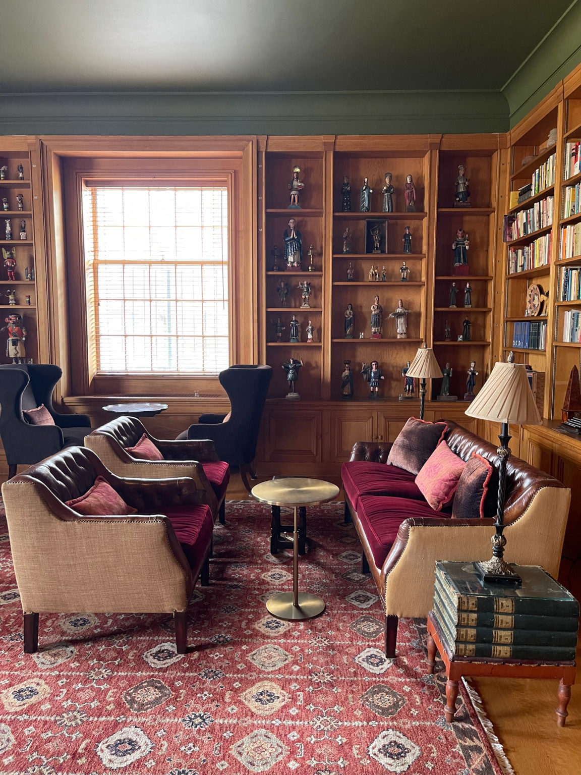 Los PoblanosJohn Gaw Meem Library – SMStella Interiors